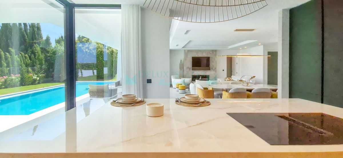 Villa for sale in Valle Romano, Estepona