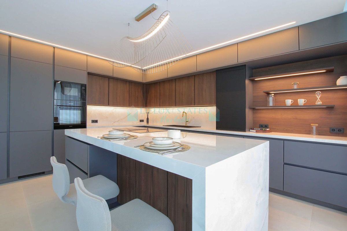 Villa for sale in Valle Romano, Estepona