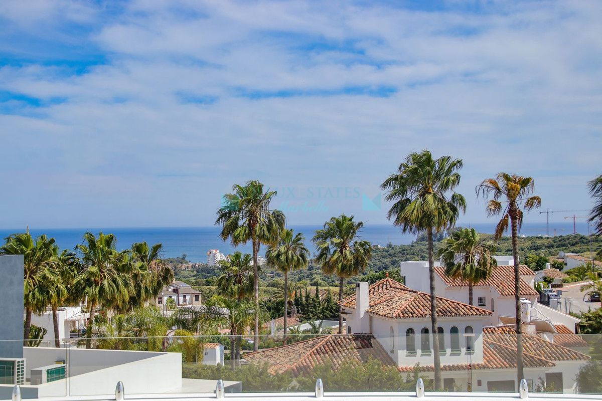 Villa for sale in Valle Romano, Estepona