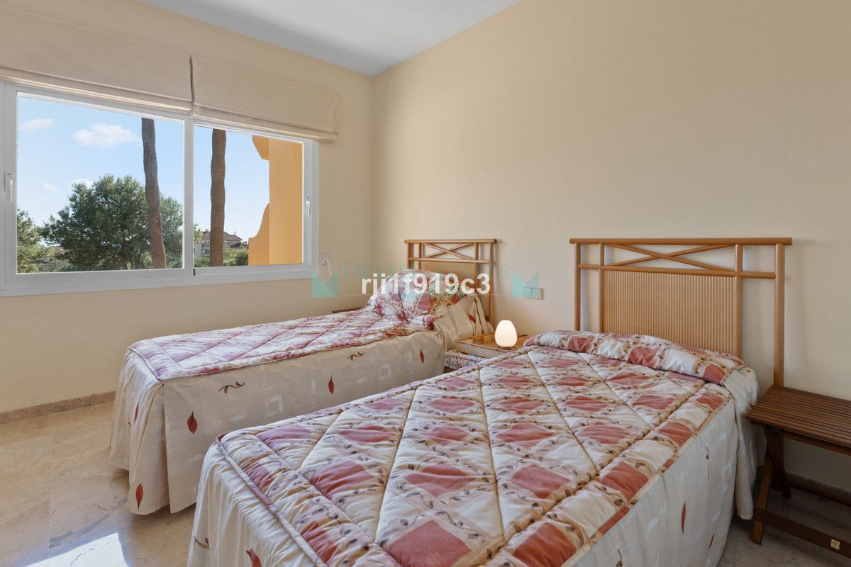 Apartamento en venta en Elviria, Marbella Este