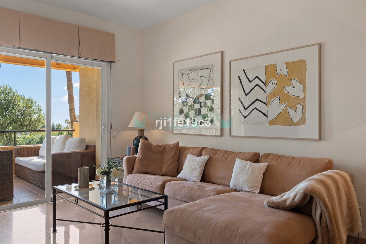 Apartamento en venta en Elviria, Marbella Este