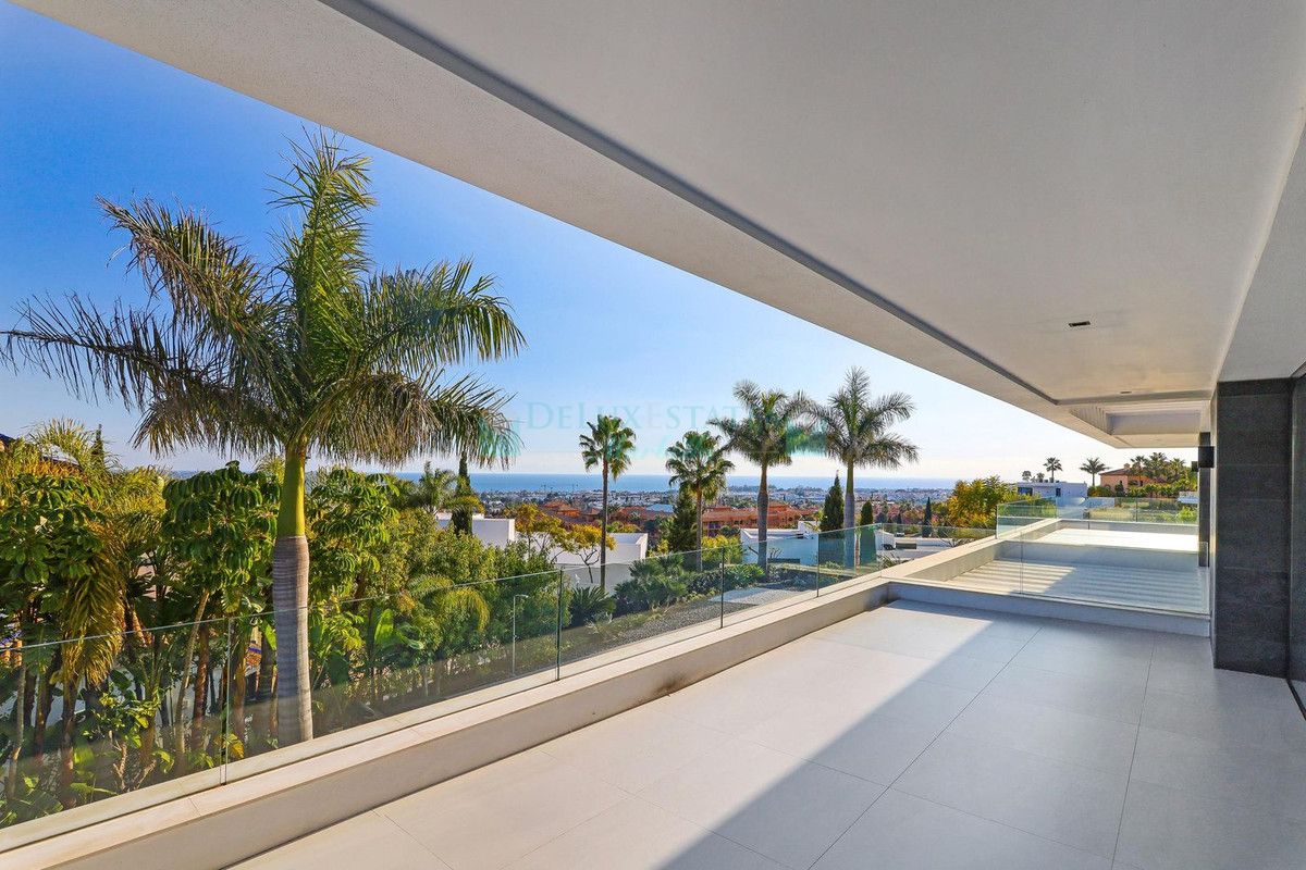 Villa for sale in Los Flamingos, Benahavis