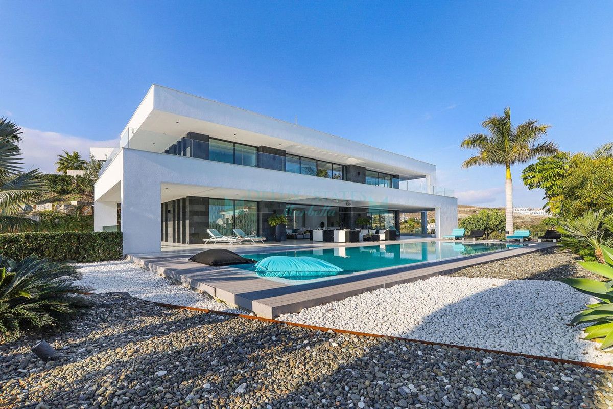 Villa for sale in Los Flamingos, Benahavis