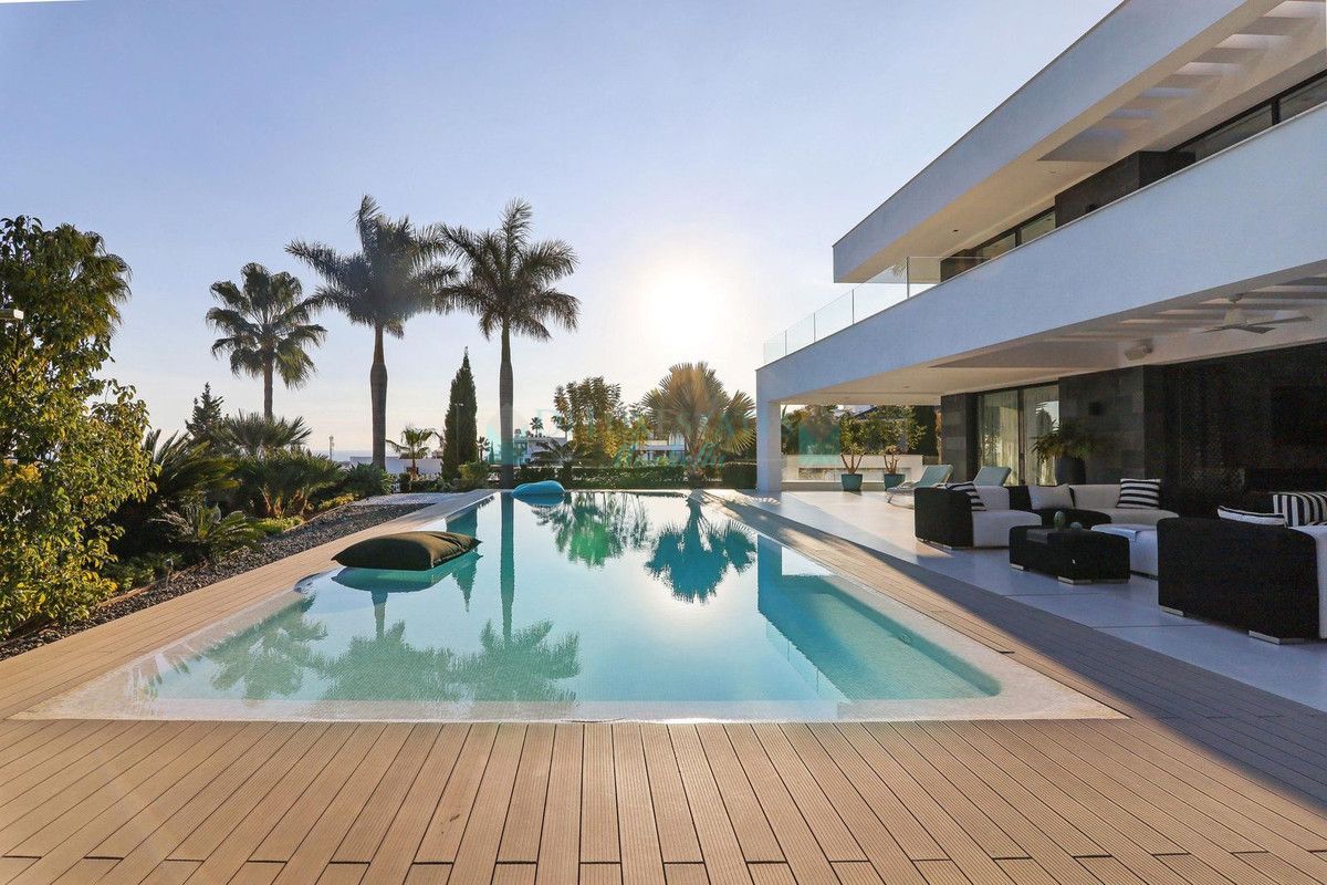 Villa for sale in Los Flamingos, Benahavis