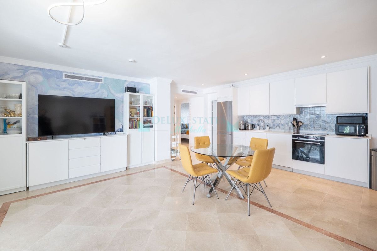 Ground Floor Apartment for sale in El Paraiso, Estepona