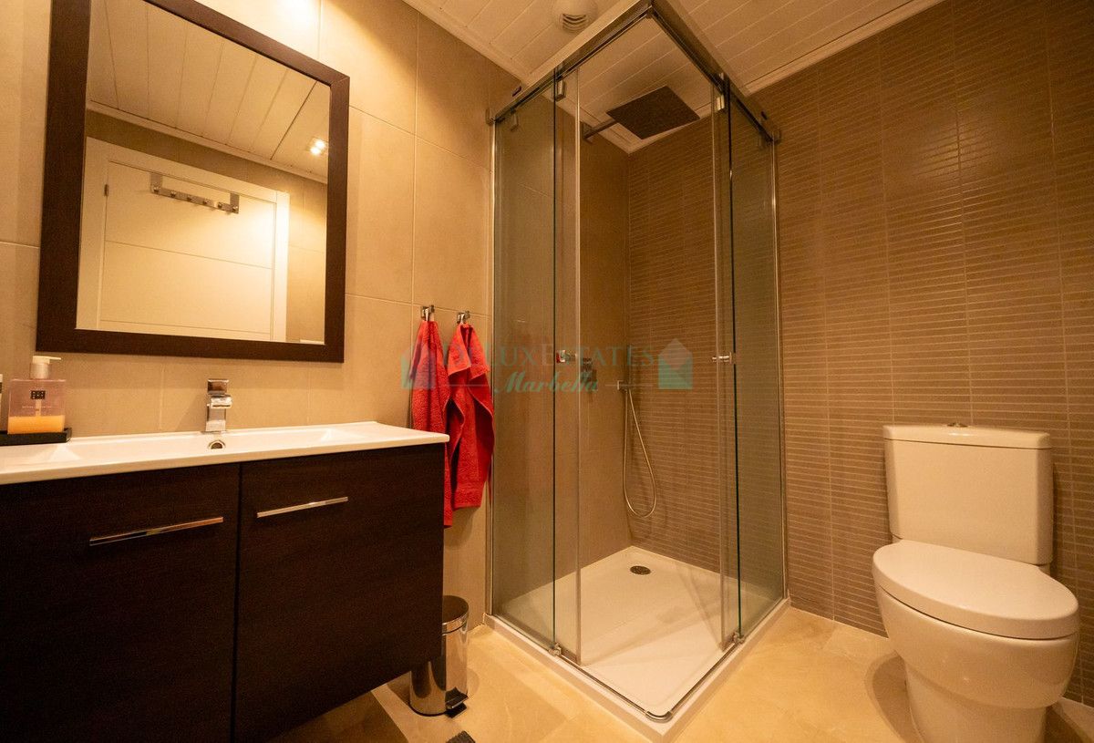 Ground Floor Apartment for sale in Los Arqueros, Benahavis