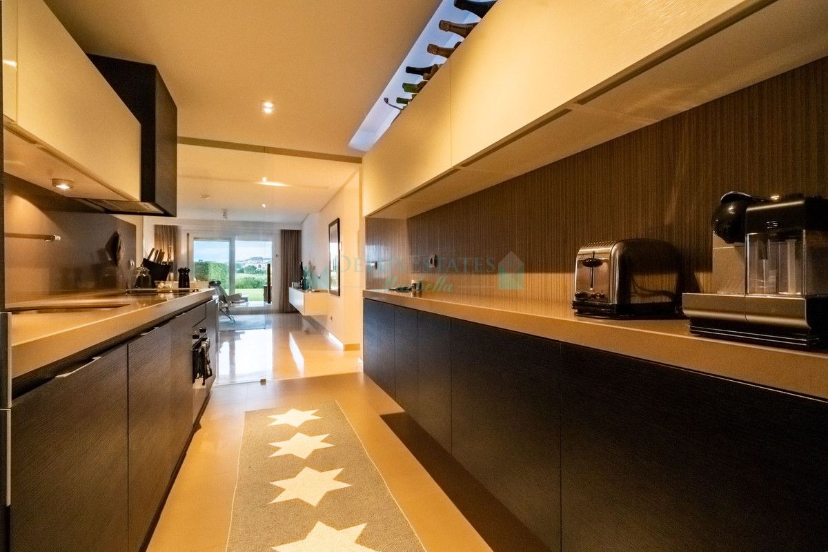 Ground Floor Apartment for sale in Los Arqueros, Benahavis