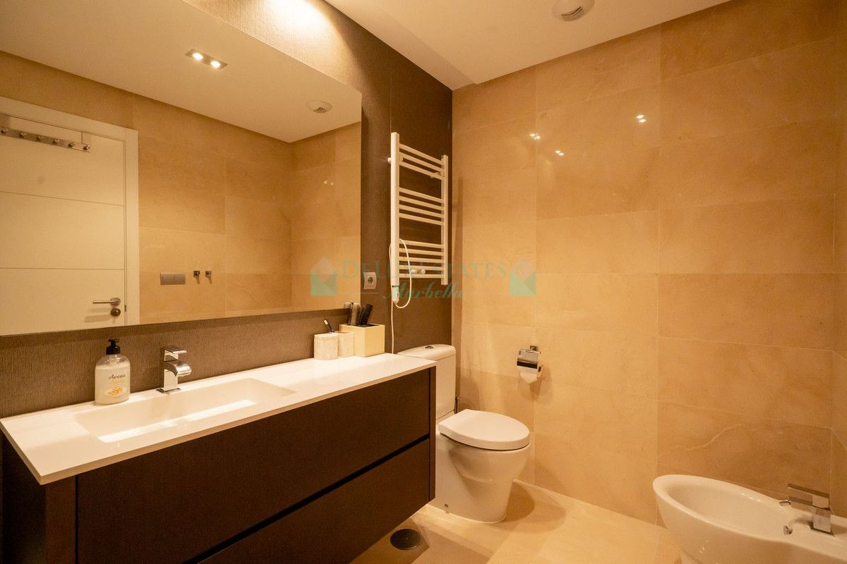 Ground Floor Apartment for sale in Los Arqueros, Benahavis