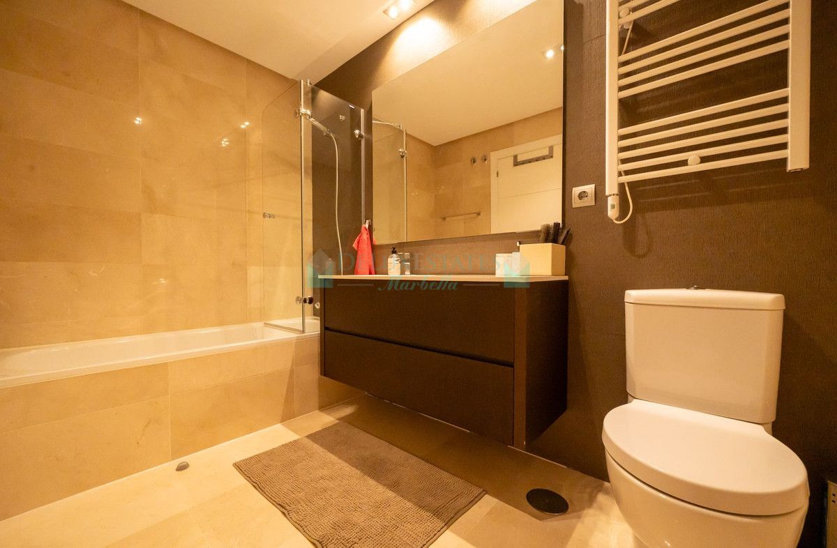 Ground Floor Apartment for sale in Los Arqueros, Benahavis