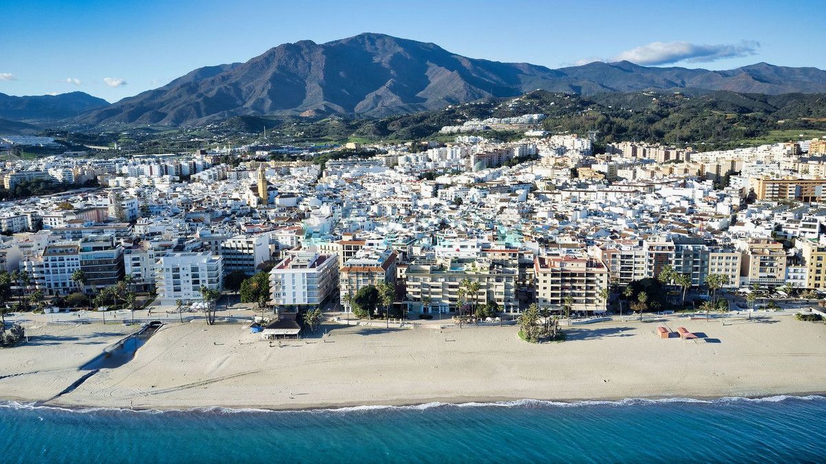 Penthouse for sale in Estepona