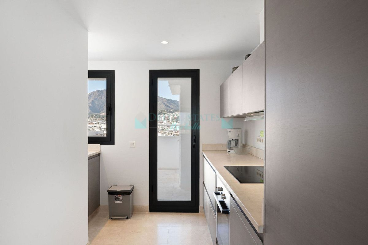 Penthouse for sale in Estepona