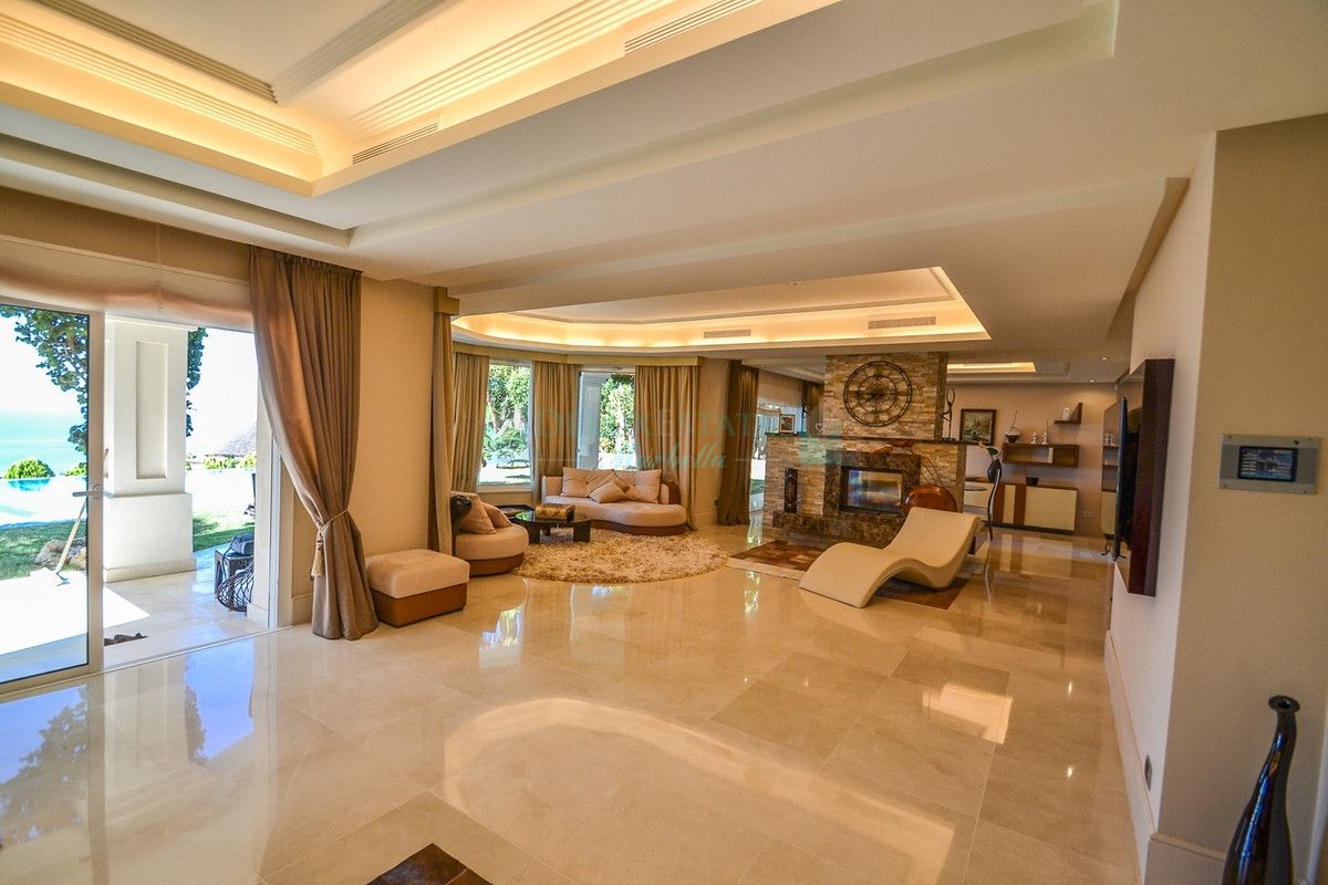 Villa for sale in Los Altos de los Monteros, Marbella East