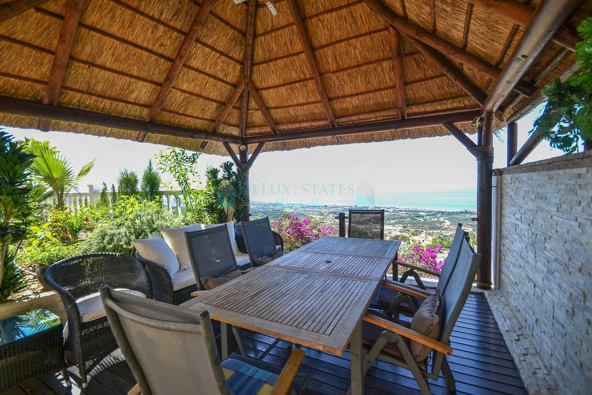 Villa for sale in Los Altos de los Monteros, Marbella East