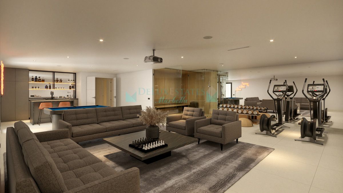 Villa for sale in New Golden Mile, Estepona