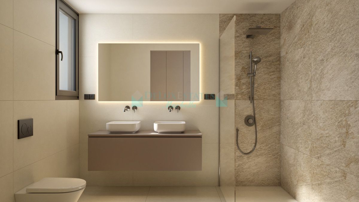 Villa for sale in New Golden Mile, Estepona