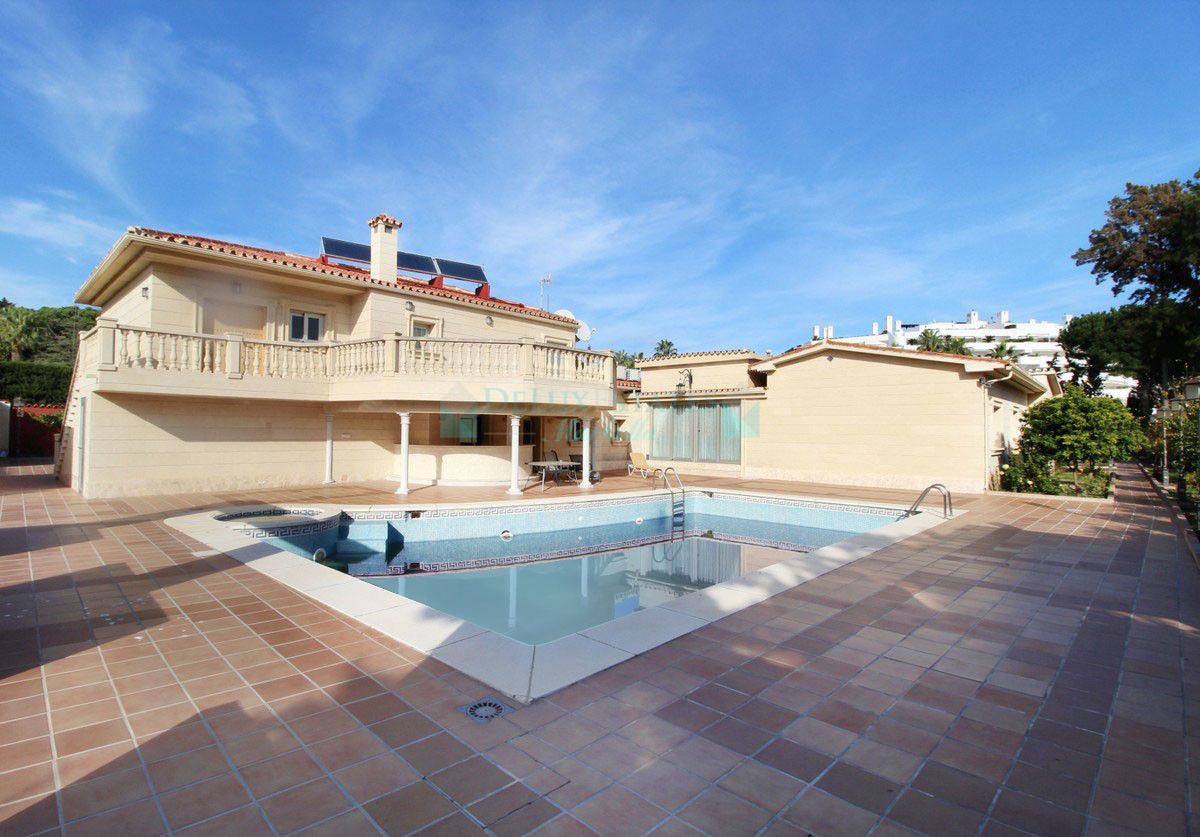 Villa for sale in Guadalmina Baja, San Pedro de Alcantara