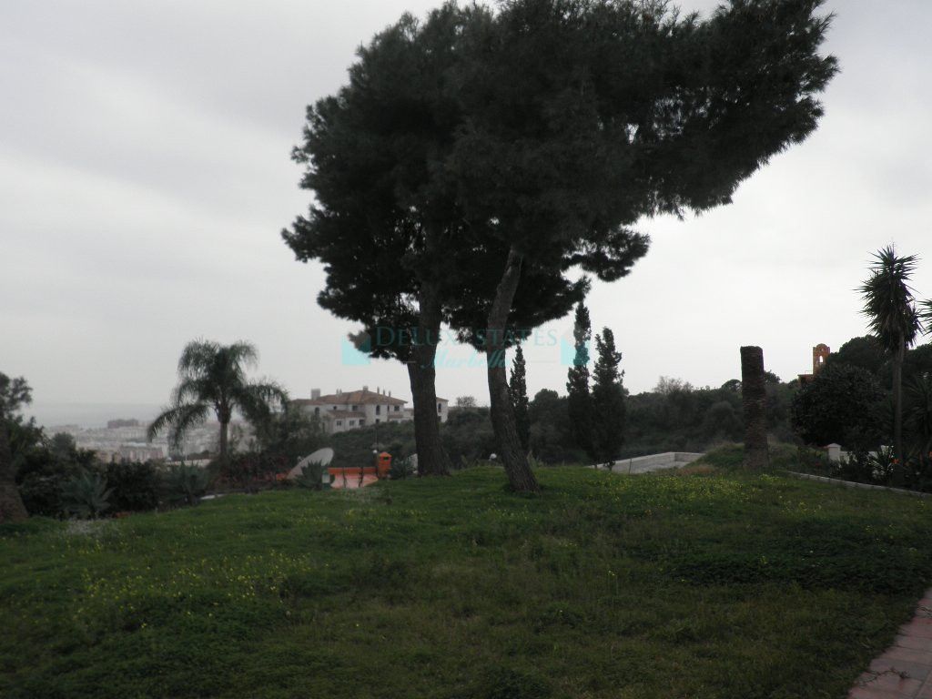 Villa for rent in Estepona