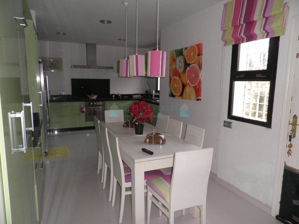 Villa for rent in Estepona