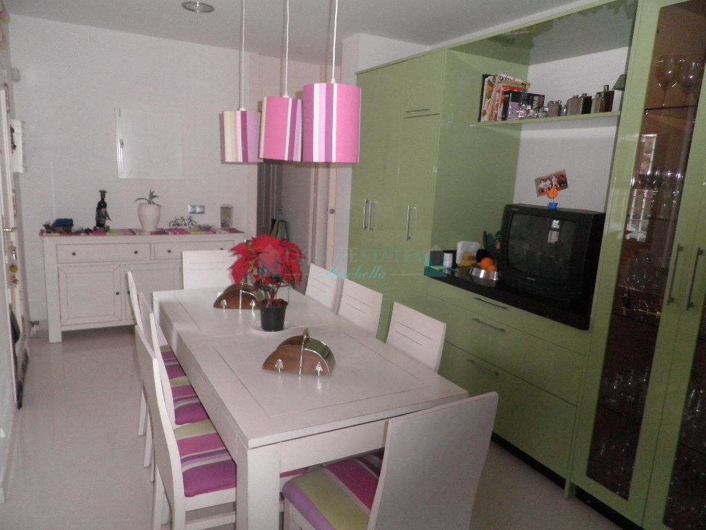 Villa for rent in Estepona