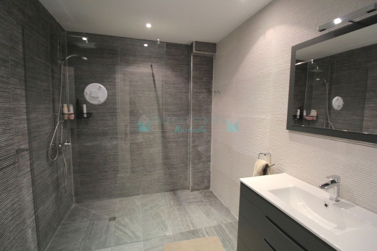 Ground Floor Apartment for sale in Marbella - Puerto Banus