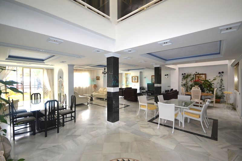 Ground Floor Apartment for sale in Marbella - Puerto Banus