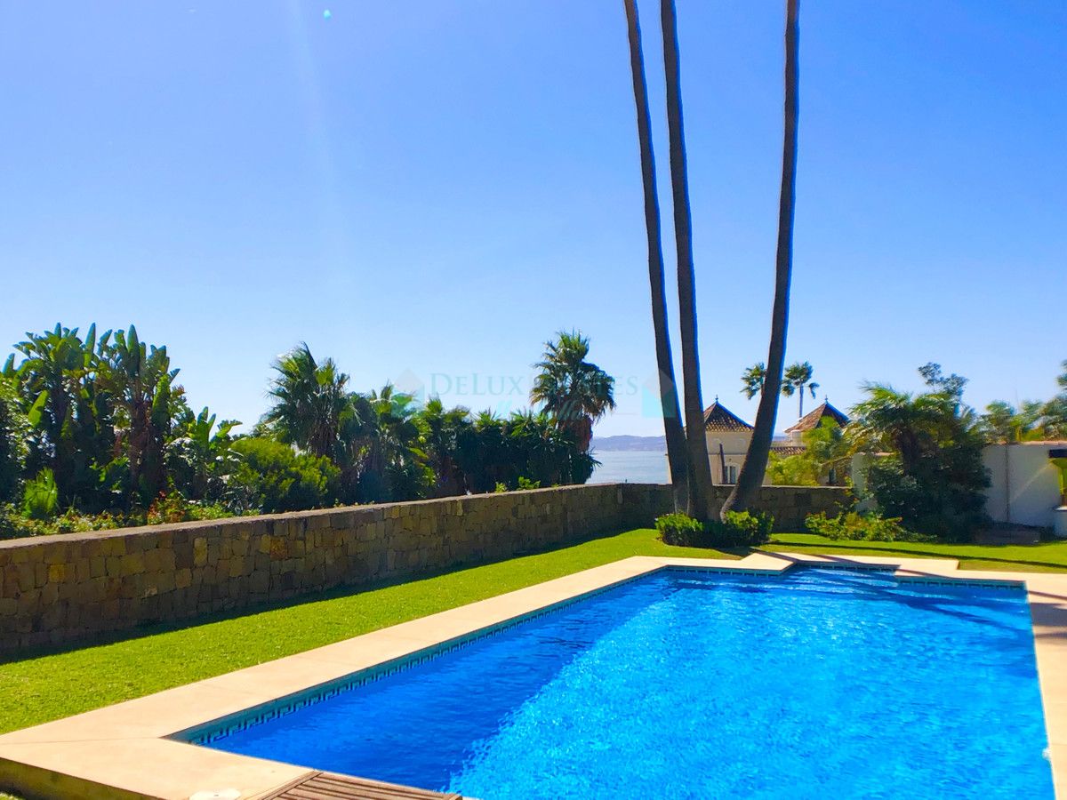 Villa for rent in Estepona