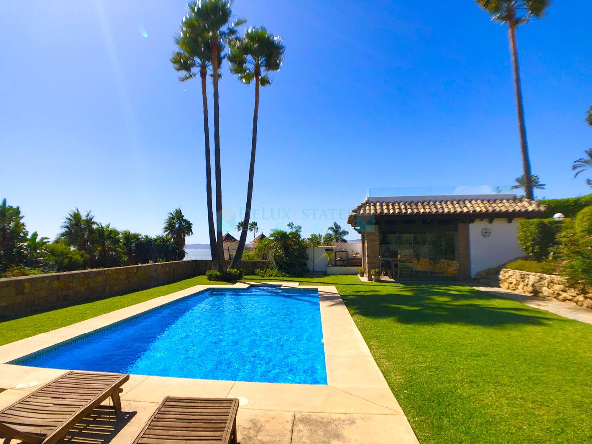 Villa for rent in Estepona