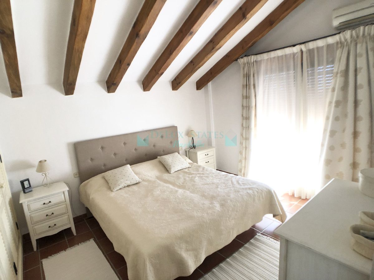 Villa for rent in Estepona