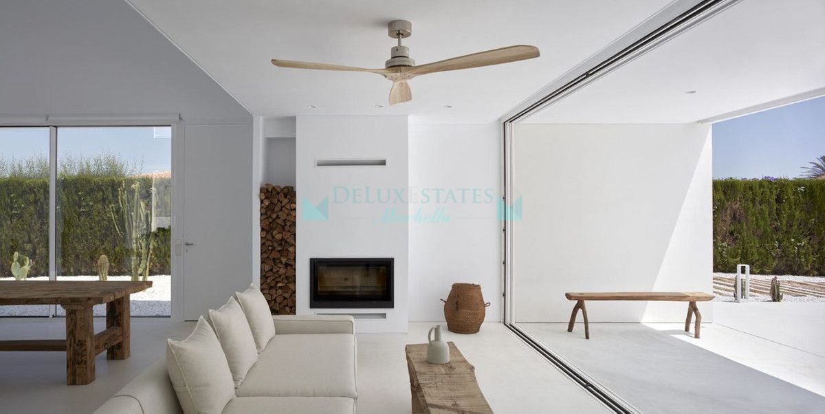 Villa for sale in Valle Romano, Estepona