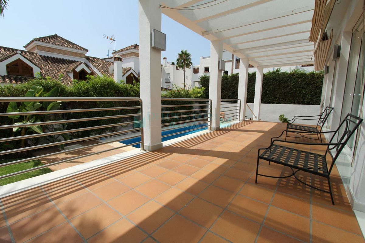 Villa for sale in San Pedro de Alcantara