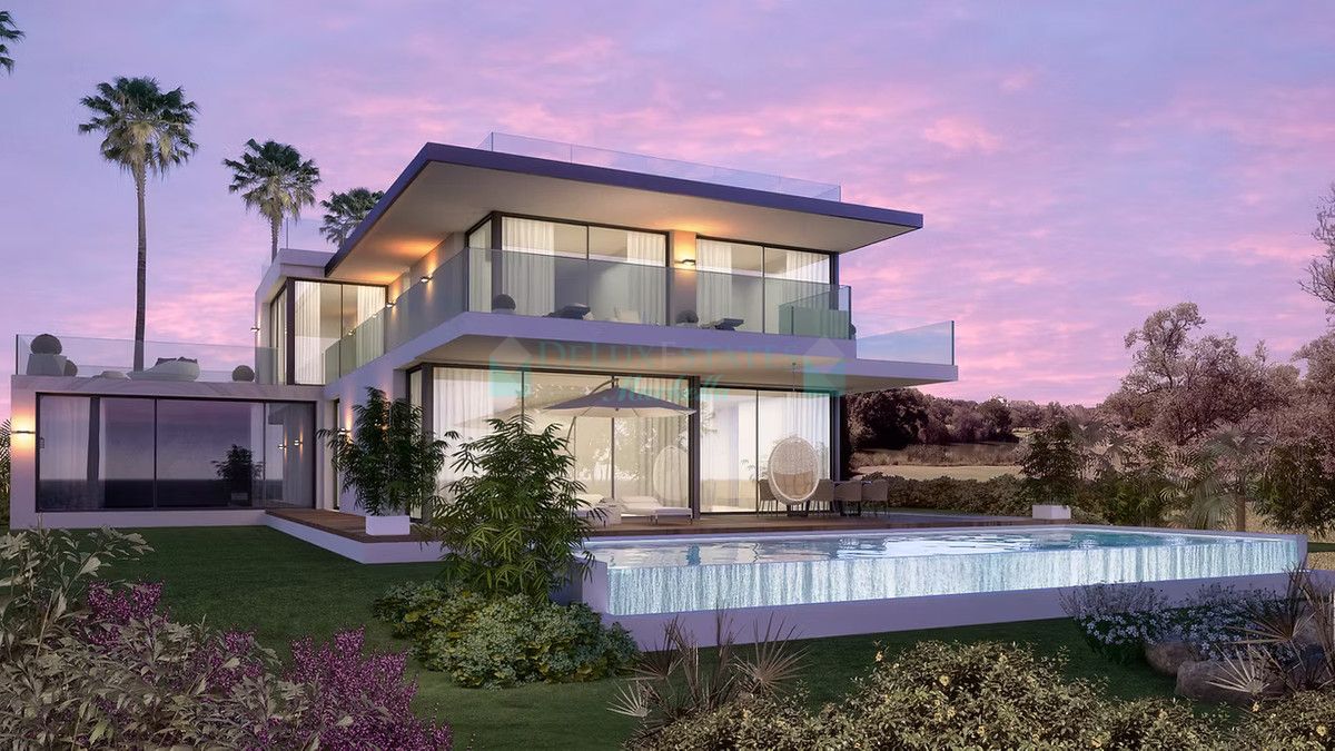 Villa for sale in Cabopino, Marbella East