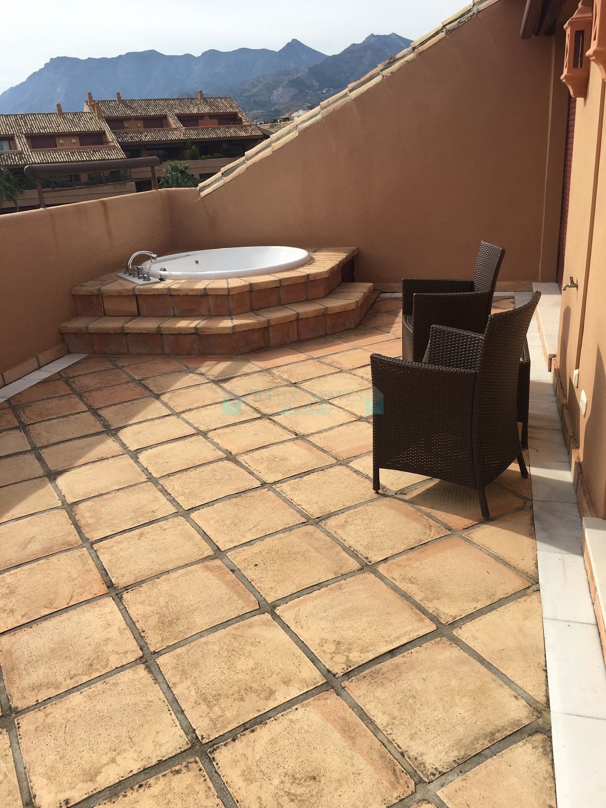 Penthouse for rent in Bahia de Marbella, Marbella East