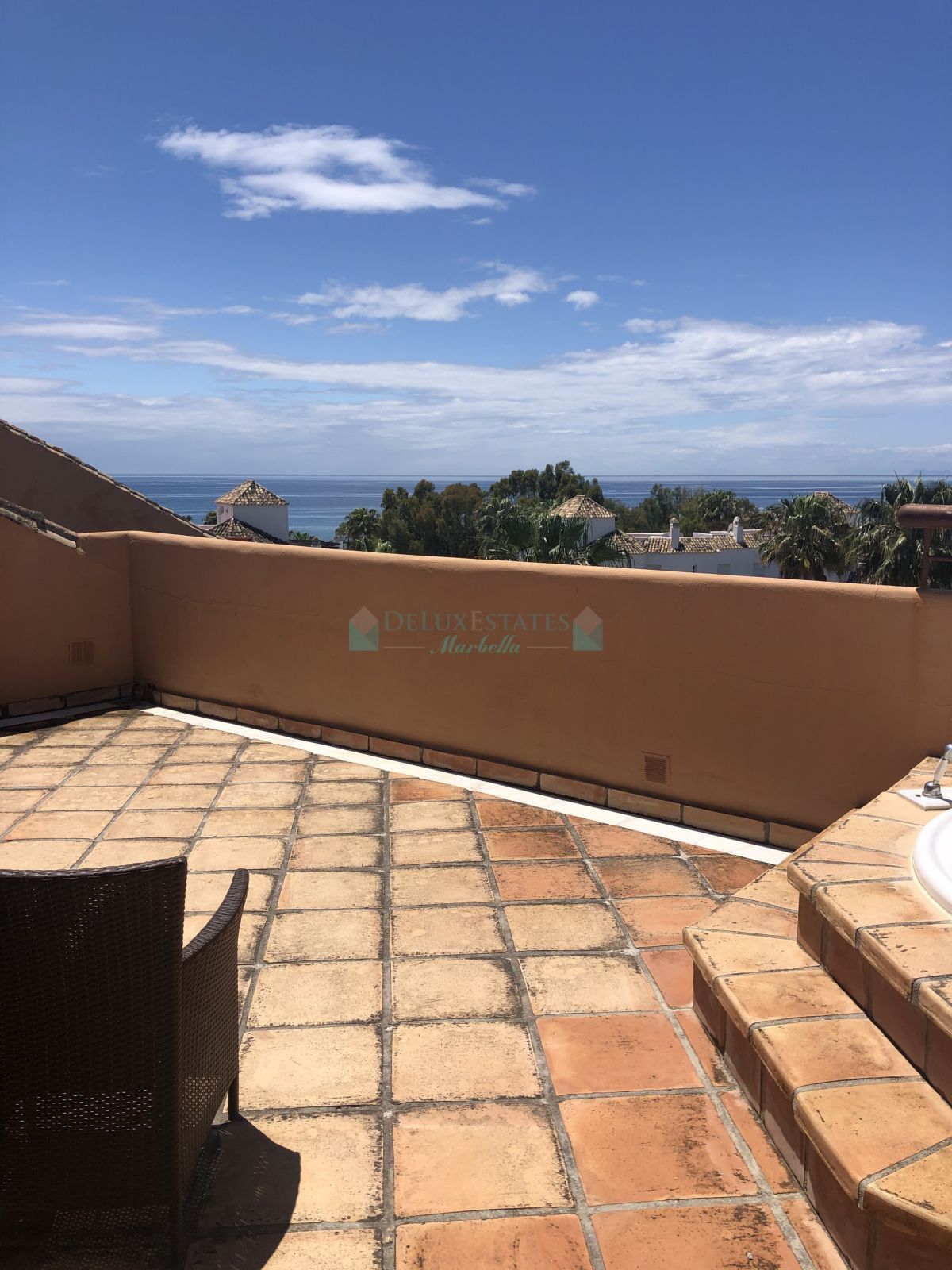 Penthouse for rent in Bahia de Marbella, Marbella East