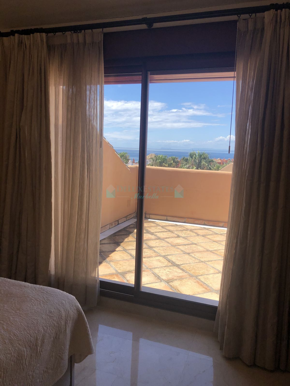 Penthouse for rent in Bahia de Marbella, Marbella East
