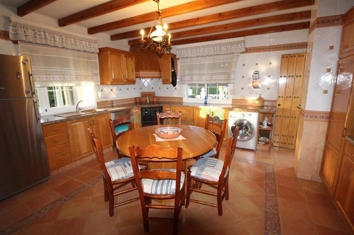 Restaurant for sale in Estepona