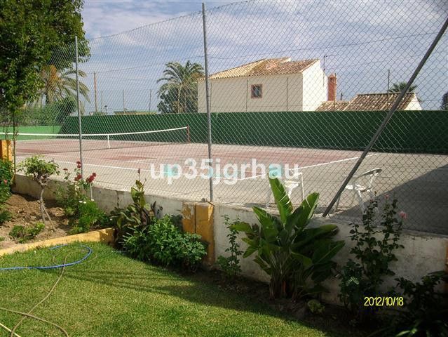 Villa for sale in Estepona
