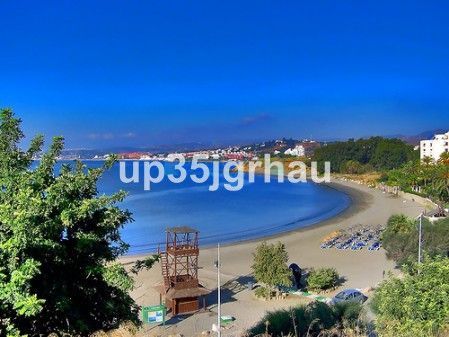 Villa for sale in Estepona