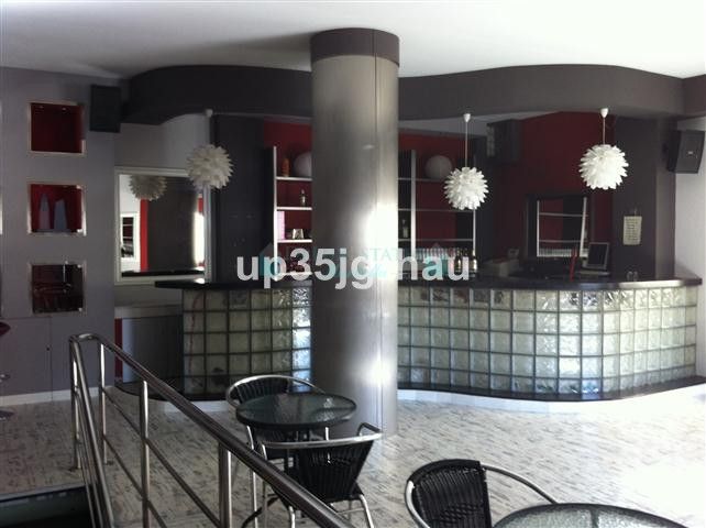 Bar for sale in Estepona