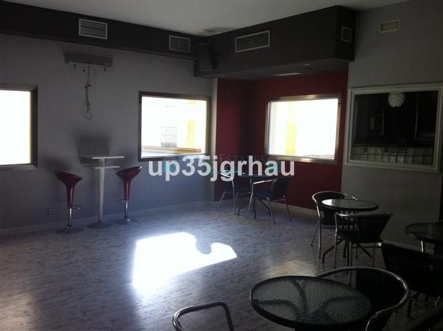 Bar for sale in Estepona