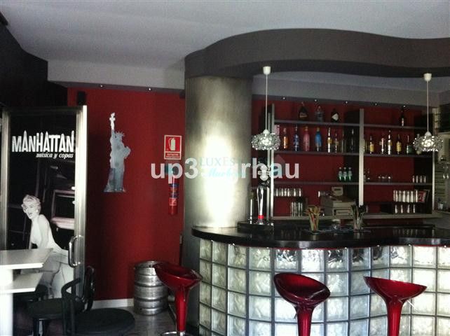 Bar for sale in Estepona