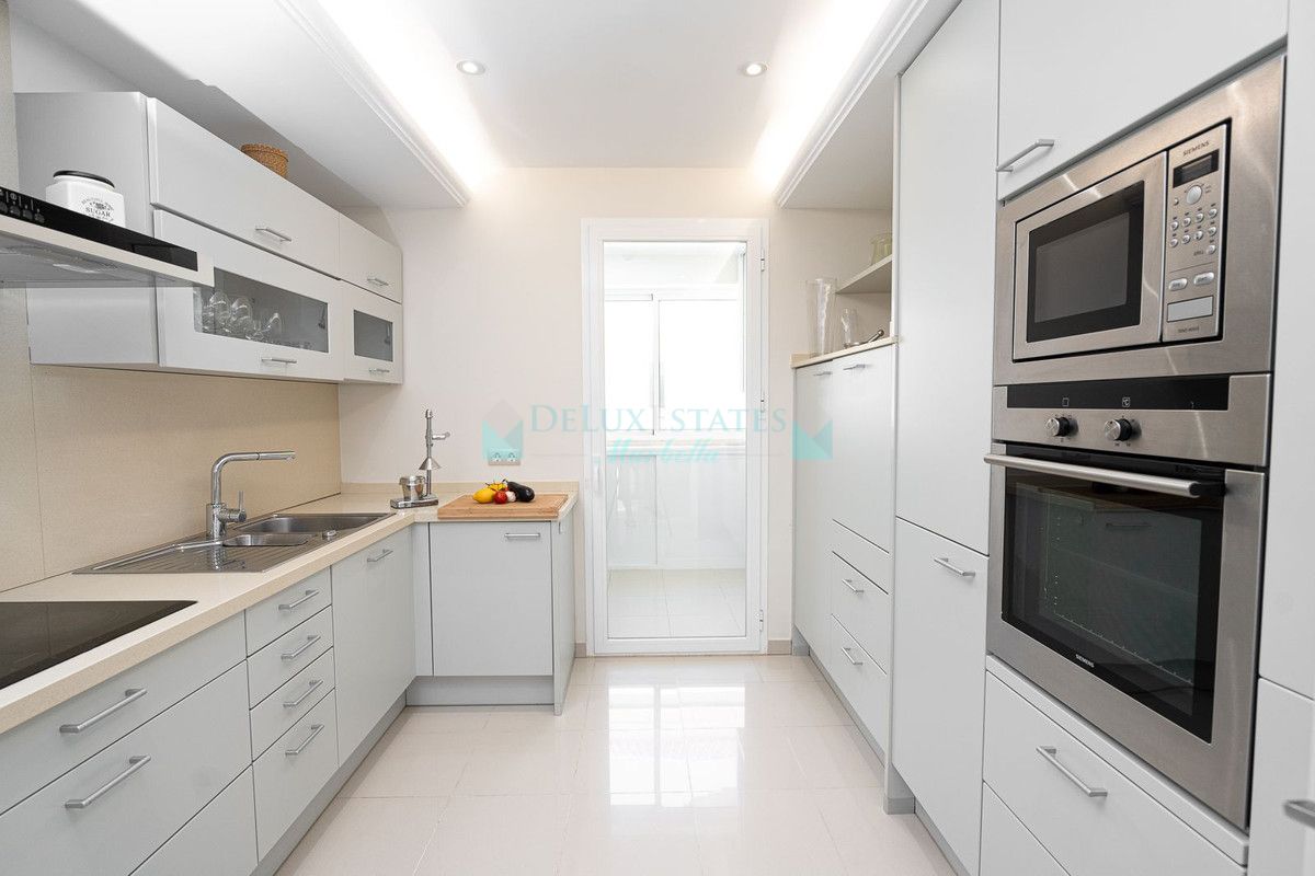 Apartamento en alquiler en New Golden Mile, Estepona
