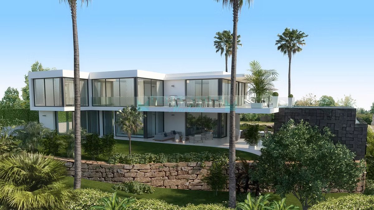 Villa for sale in Cabopino, Marbella East