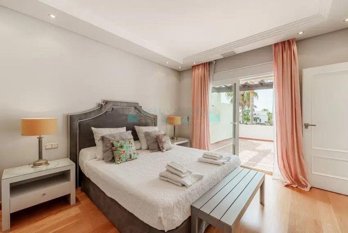 Town House for sale in Costalita, Estepona