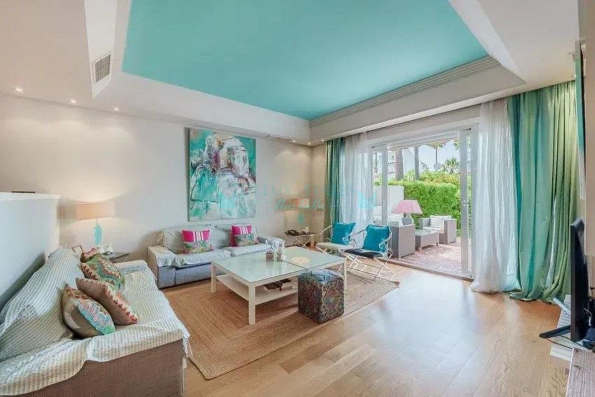 Town House for sale in Costalita, Estepona