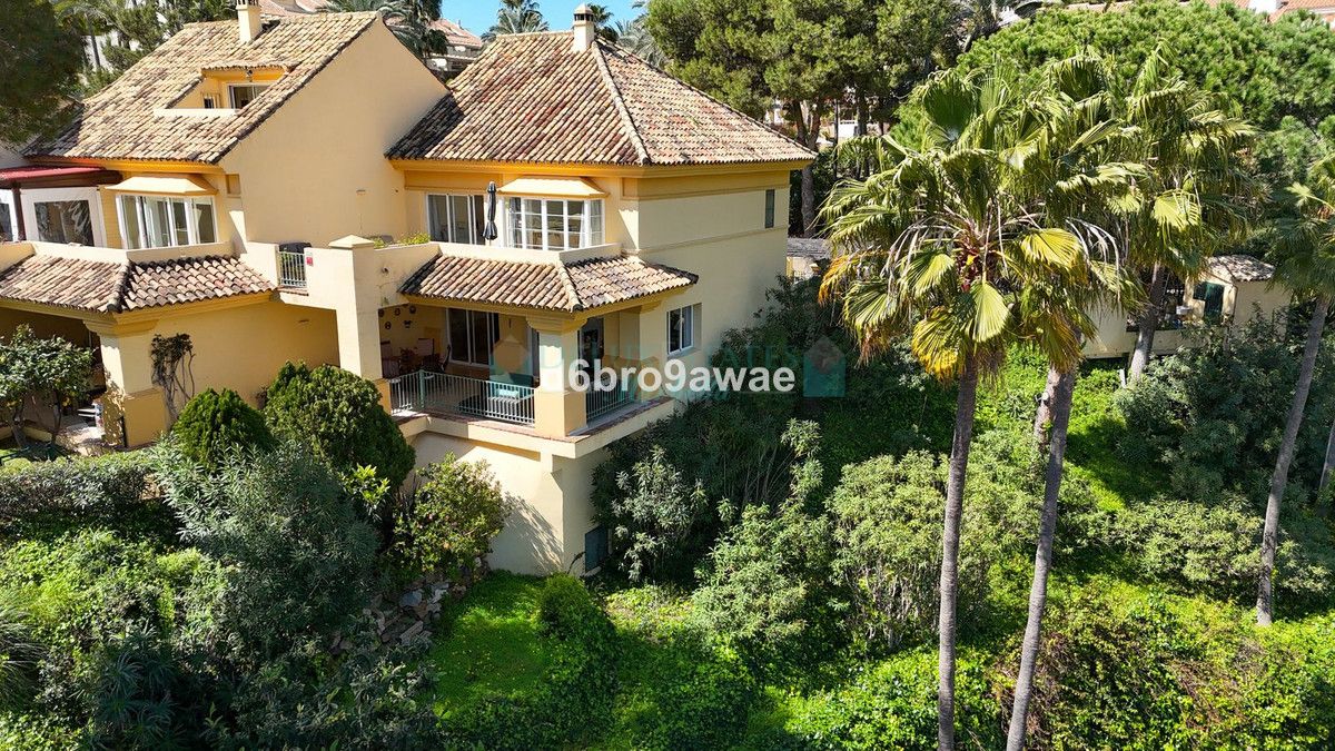 Town House for sale in Rio Real, Marbella East