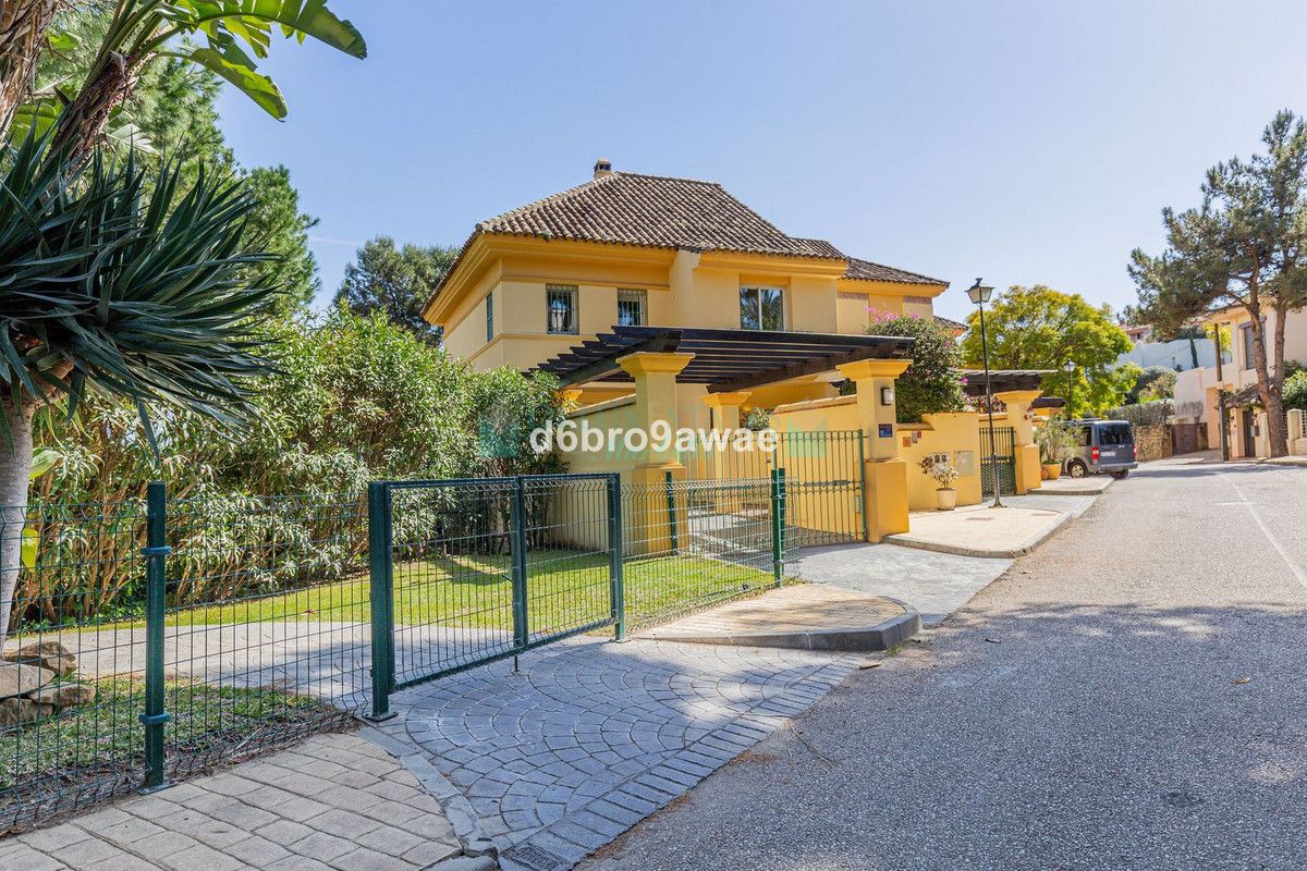 Town House for sale in Rio Real, Marbella East