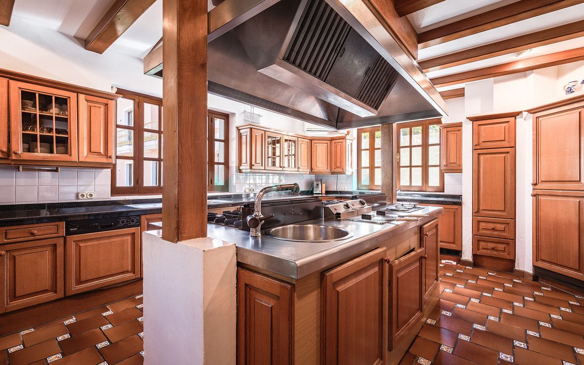 Villa for rent in Marbella Golden Mile
