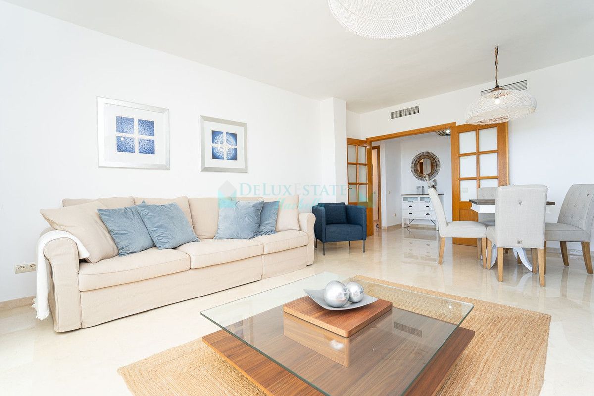 Apartment for rent in Cabopino, Marbella East