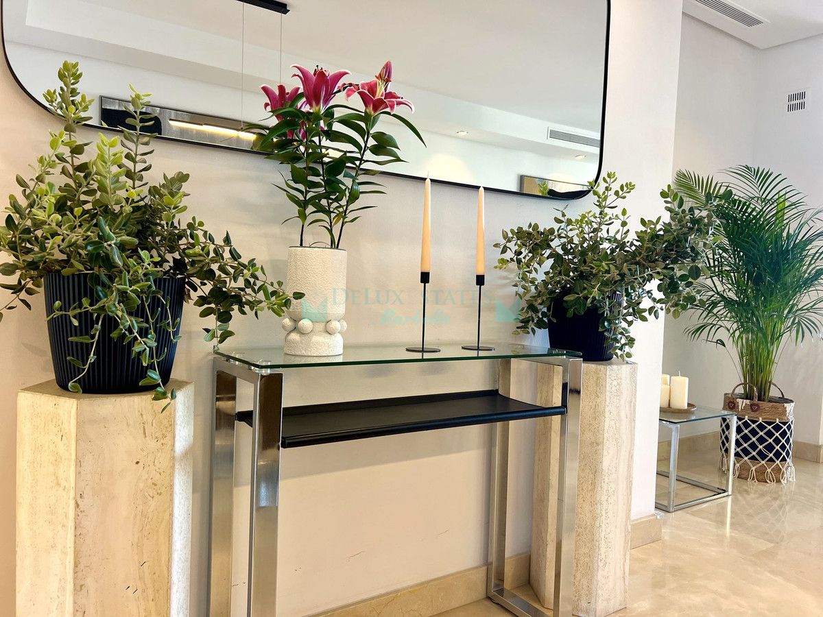 Apartment for sale in Benahavis