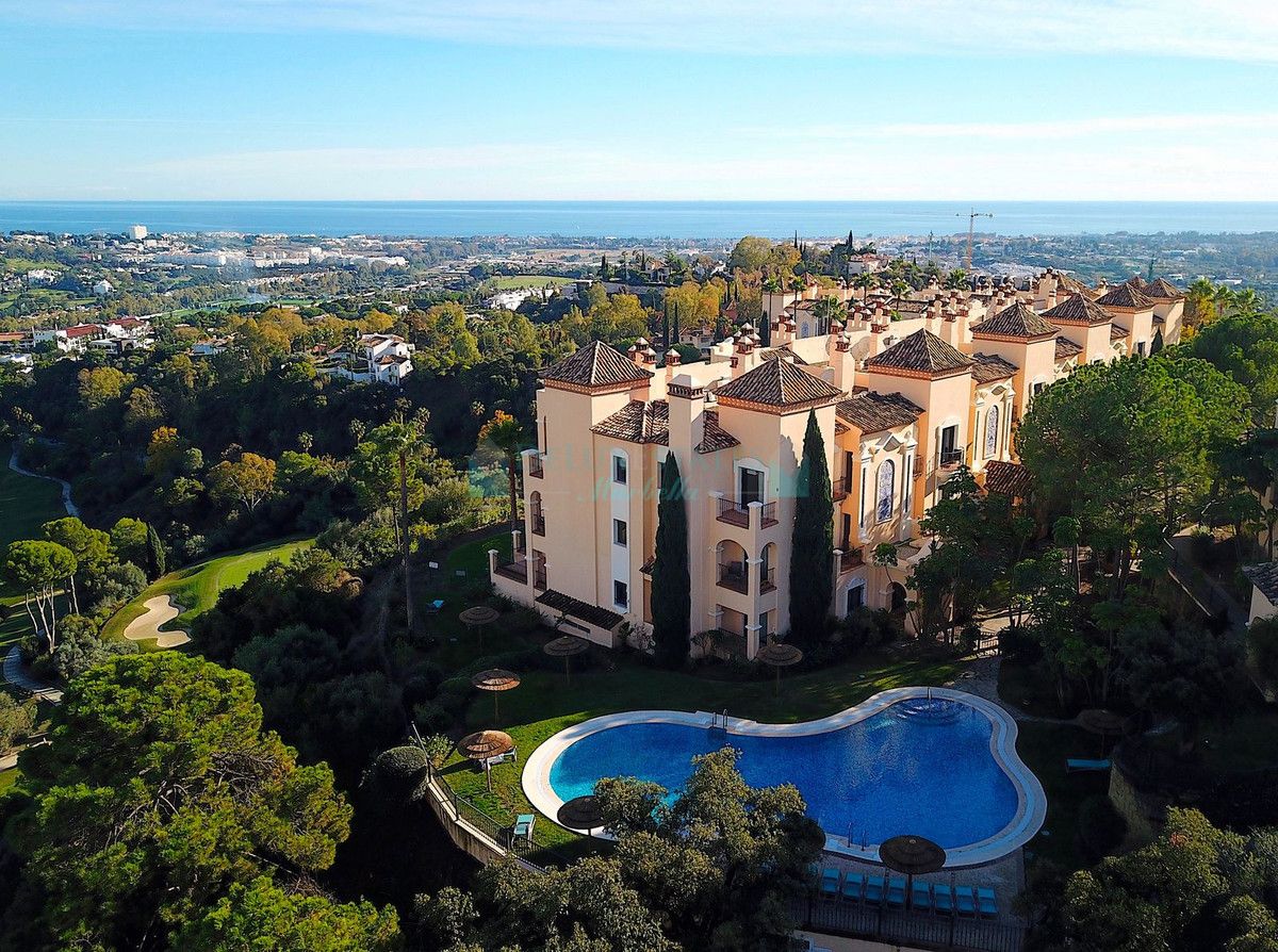 Apartment for sale in Benahavis